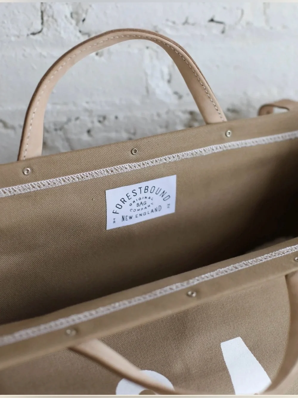 FORESTBOUND ESCAPE CANVAS UTILITY BAG IN KHAKI